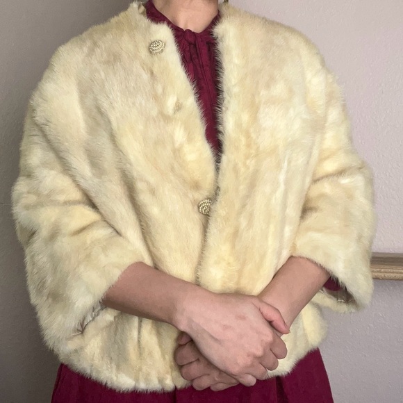 Vintage Real Fur Coat Woman’s Jacket Silk Lining - Picture 10 of 11